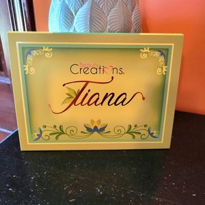 Beauty creations eyeshadow palette "Tiana".